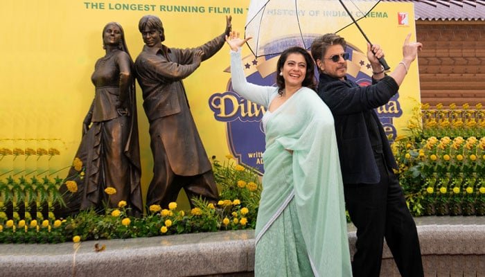 SRK & Kajol Unveil Iconic DDLJ Statues in London, Reviving Raj–Simran Magic