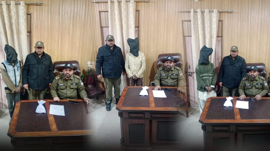 Gujrat Police Arrest Five, Recover Illegal Weapons in Karyanwala