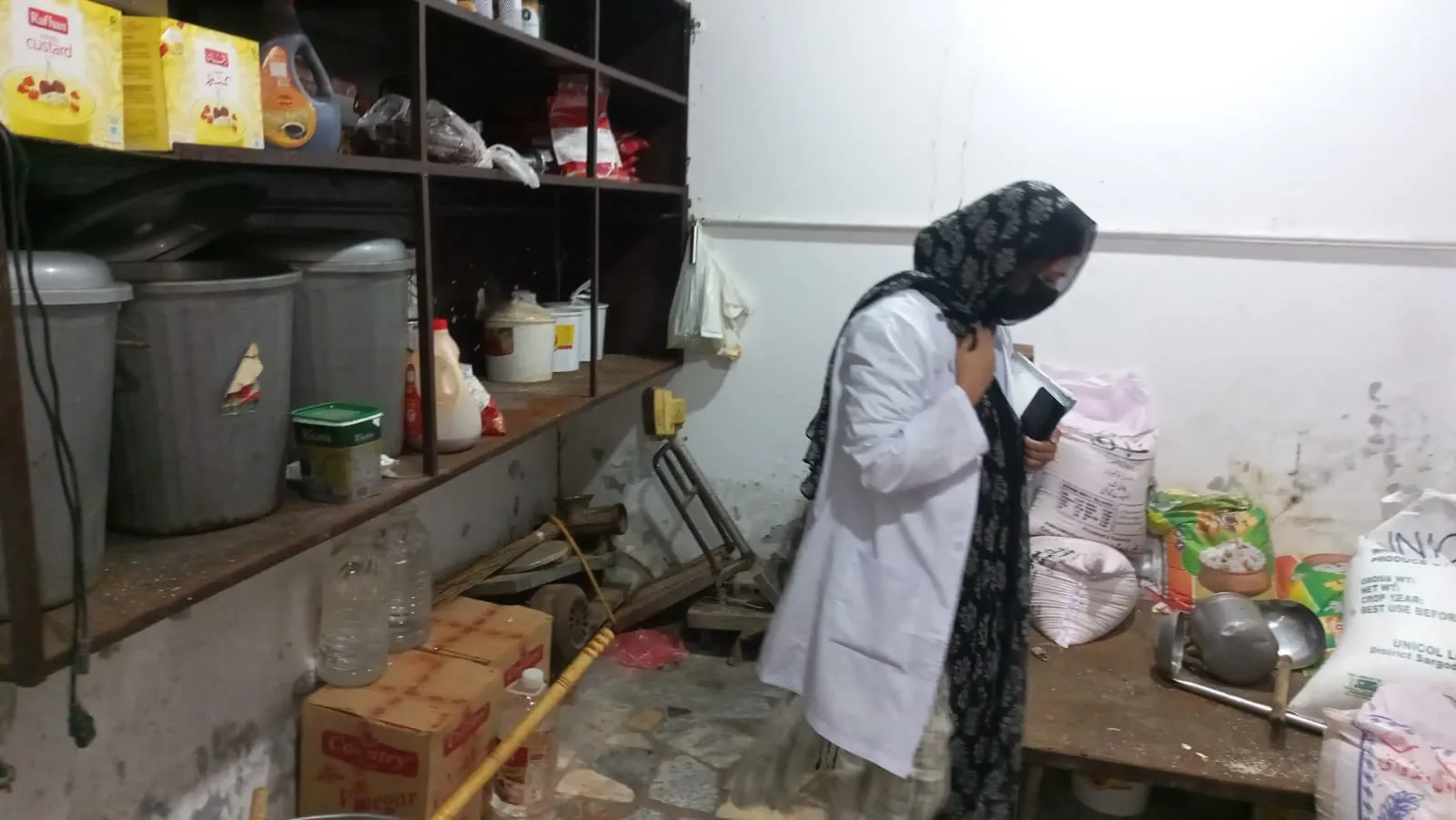 Punjab Food Authority Fines 9 Outlets, Destroys Expired Food in Gujrat
