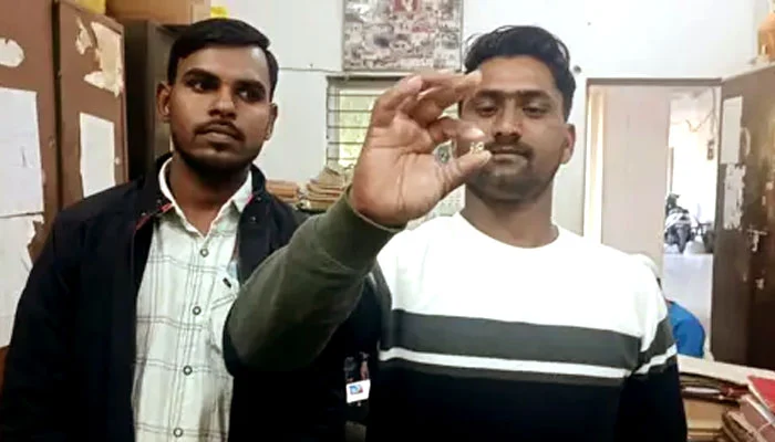 Farm Work Turns Fortunes as Two Friends Find Priceless Diamond in India