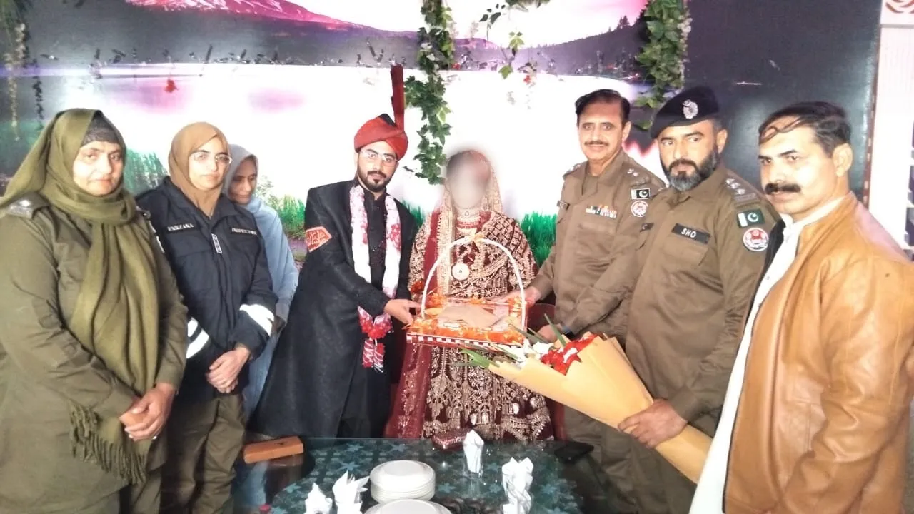 Gujrat Police Stand in Solidarity with Families of Martyrs