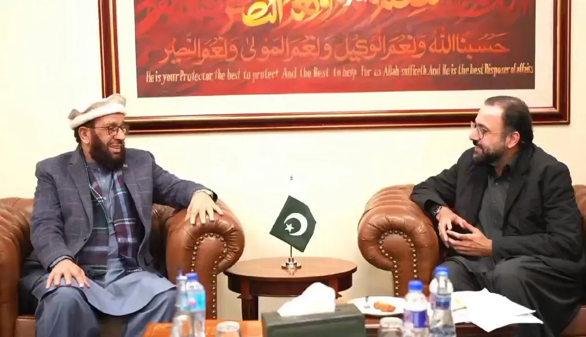 Chaudhry Salik Hussain Meets Federal Religious Affairs Minister to Discuss Political, Economic Situation
