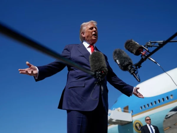 Trump Confirms Arrest of Venezuelan President and First Lady After Attacks