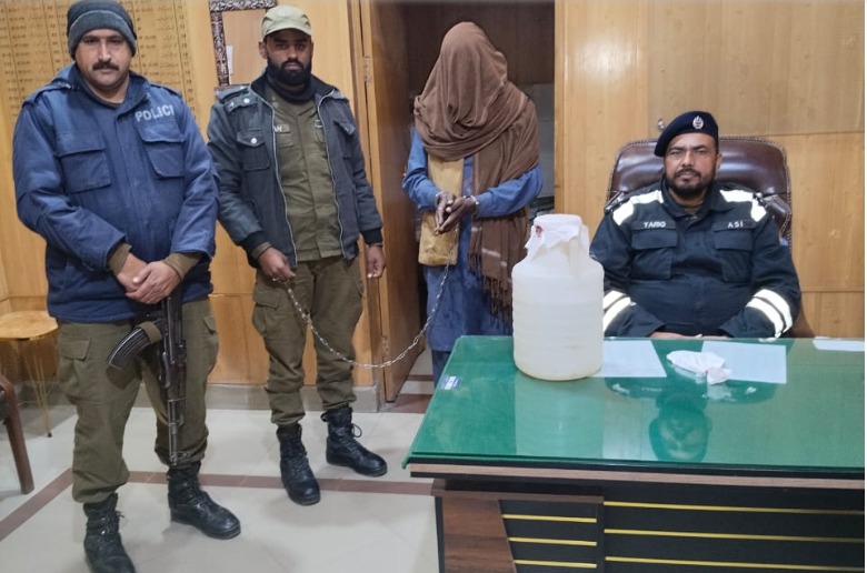 Kharian Police Arrest 8 Suspects, Seize Large Quantity of Drugs and Weapons in Gujrat