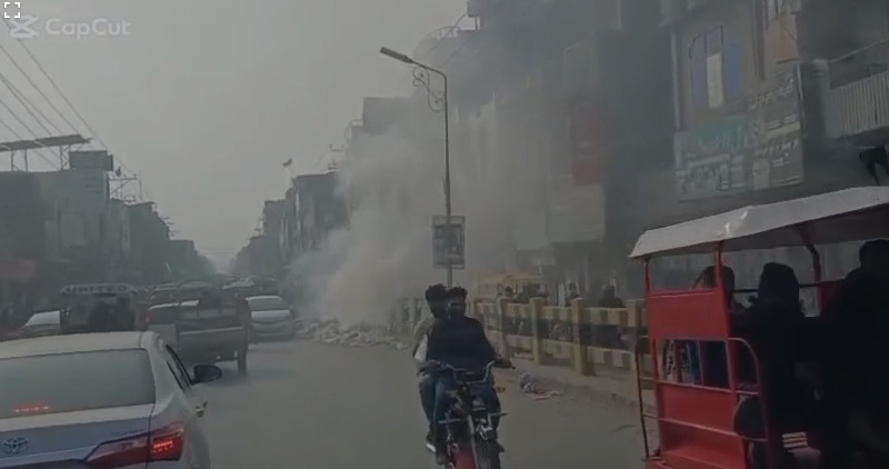 Open Garbage Burning in Gujrat Sparks Public Health Concerns