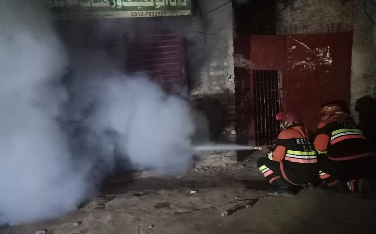 Fire Breaks Out at Furniture Factory in Dinga, Prompt Rescue Response Prevents Major Loss