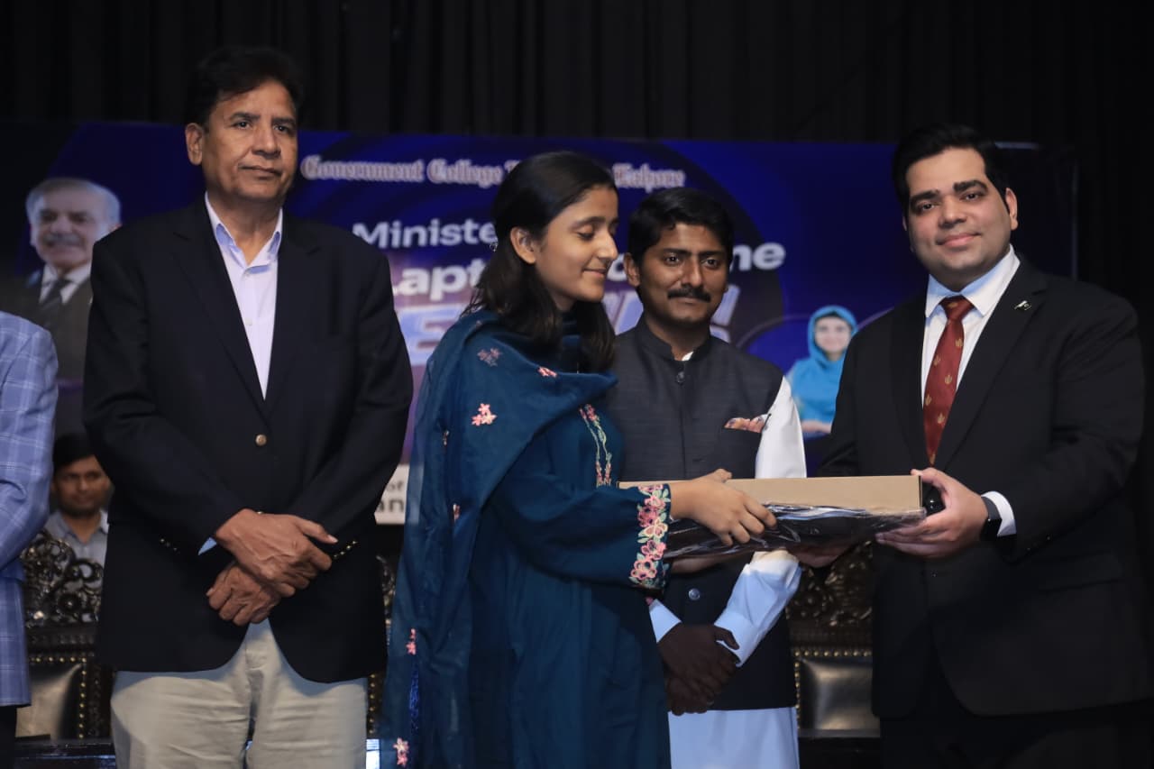 Laptops handed over to selected GCU students under PM scheme