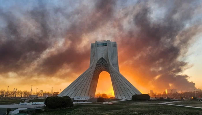 Heavy Bombing Reported Near Azadi Square in Tehran