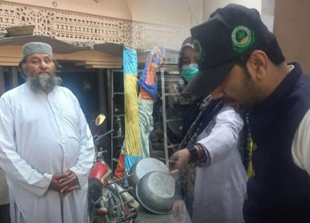 Gujrat Food Safety Drive: Dozens of Outlets Fined, Spoiled Food Seized