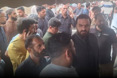 Gujrat Administration Seals Shop Selling Counterfeit Cigarettes