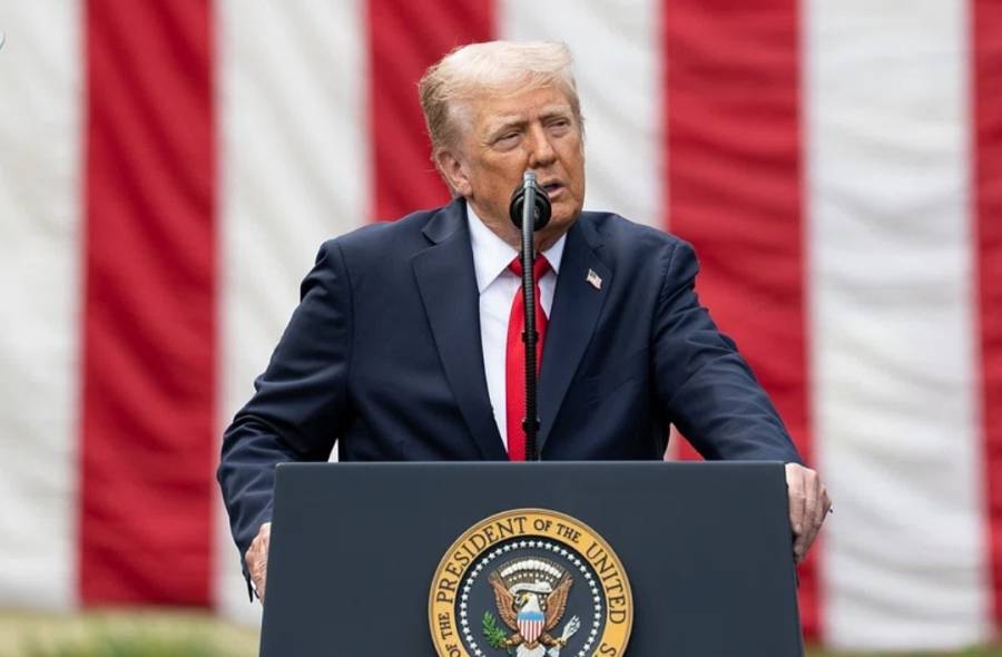 Trump claims Iran oil infrastructure could face major risk within days; experts urge caution