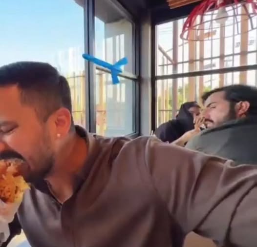 YouTuber Rajab Sparks Privacy Debate After Filming Inside Lahore Restaurant