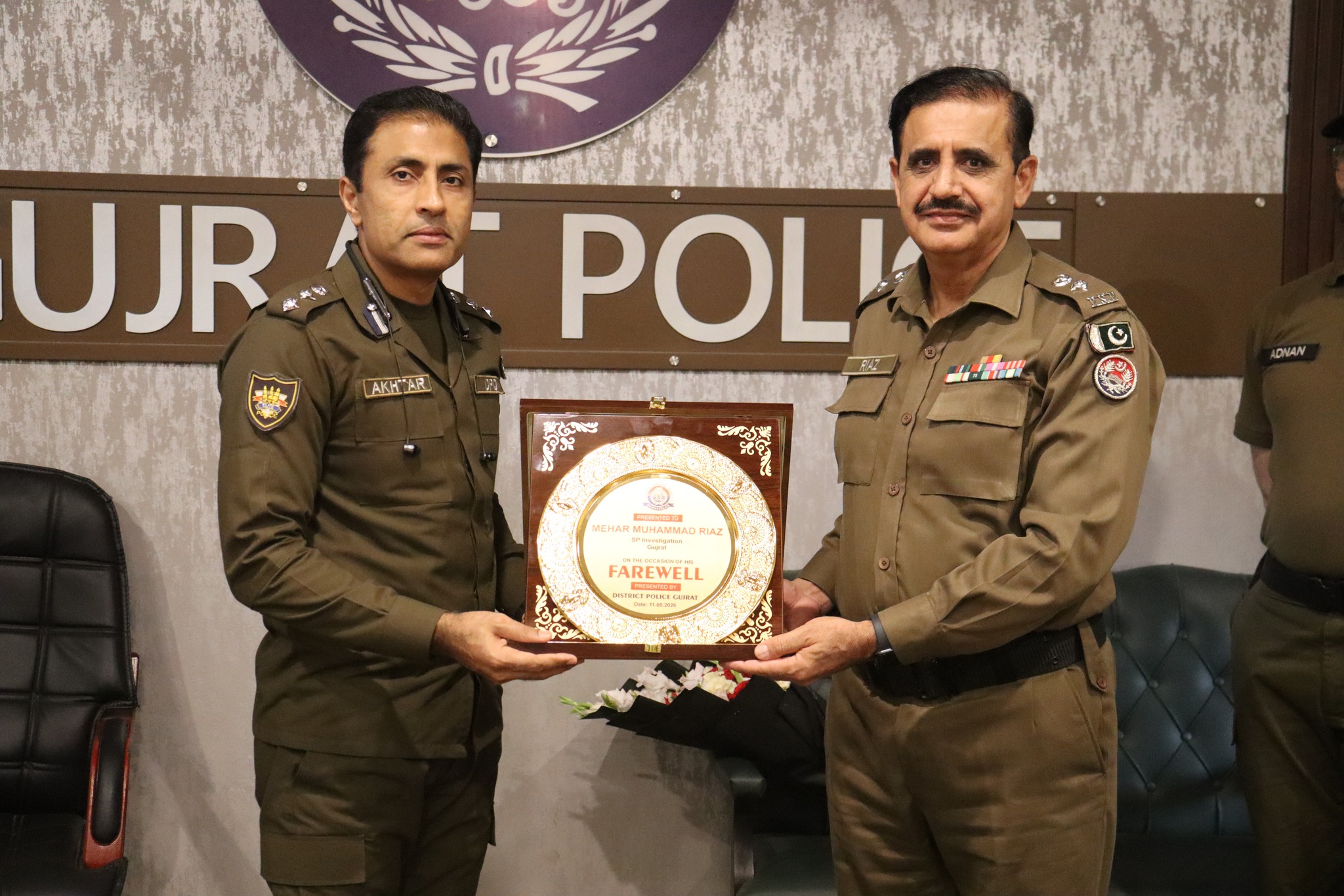 Farewell Ceremony Held for SP Investigation in Gujrat Police Department