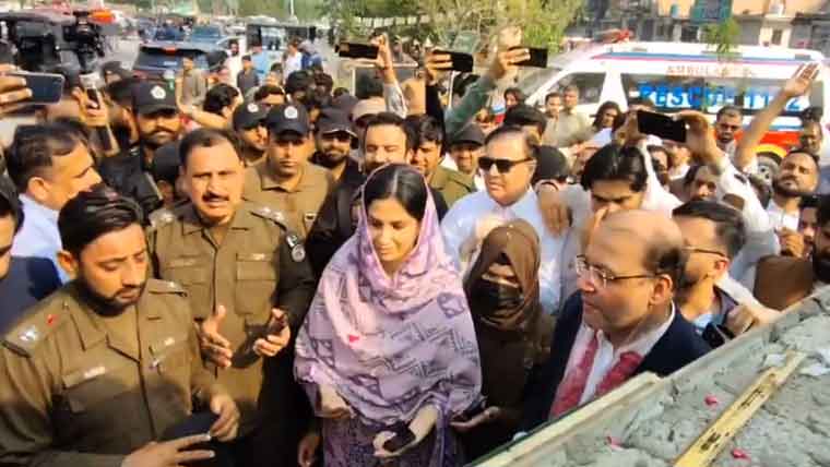 Gujrat’s Service Mor Flyover Opened After Years of Delay
