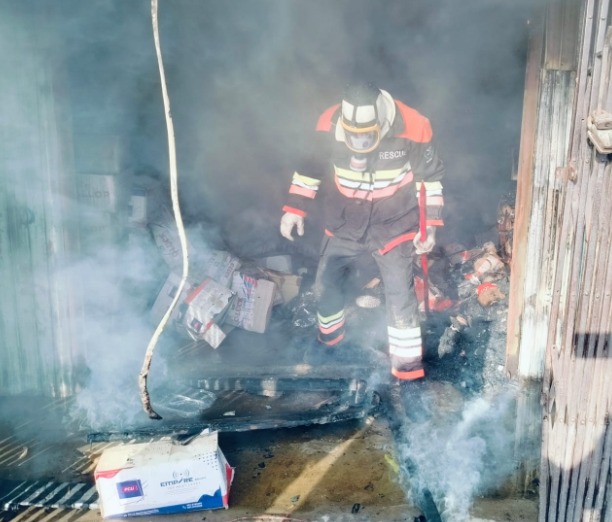 Fire at Warehouses in Sarai Alamgir Brought Under Control After Two-Hour Rescue Operation