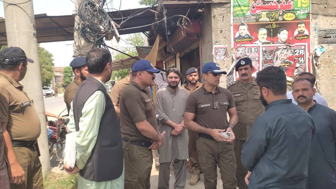 DPO Gujrat Reviews Muharram Security Arrangements During Visits to Moinuddinpur and Dilanwala