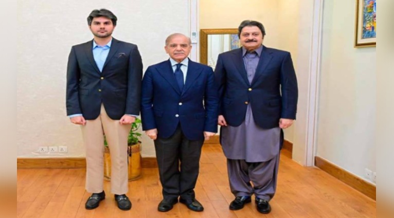 Gujrat MNA Naseer Ahmed Abbas And Meet PM Shehbaz, Discuss Development Projects and Constituency Affairs