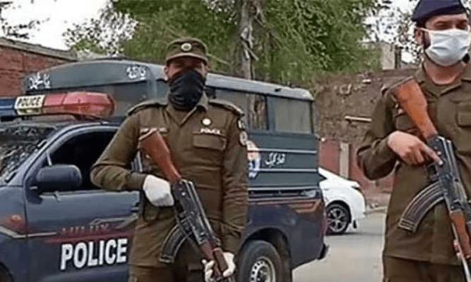 Two suspected robbers killed by accomplices' gunfire during Gujrat police operation