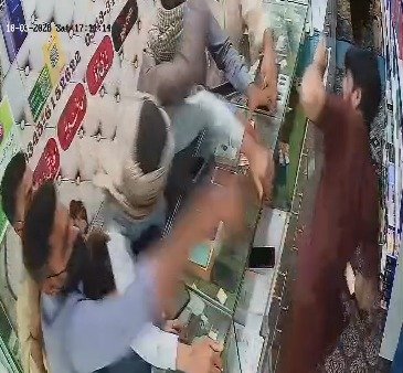 Five Men Allegedly Assault Mobile Shop Owner in Broad Daylight in Mangowal