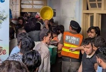 Peshawar School Roof Collapse Kills 29 Children and One Female Teacher